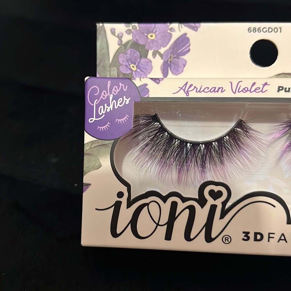 Lashes - Picture 3 of 3